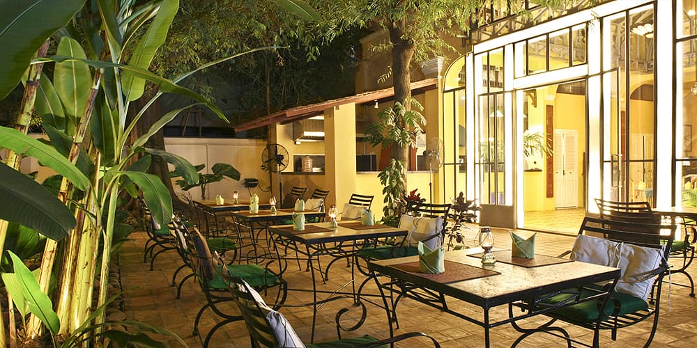 La Villa Battambang — the colonial residence and garden pool