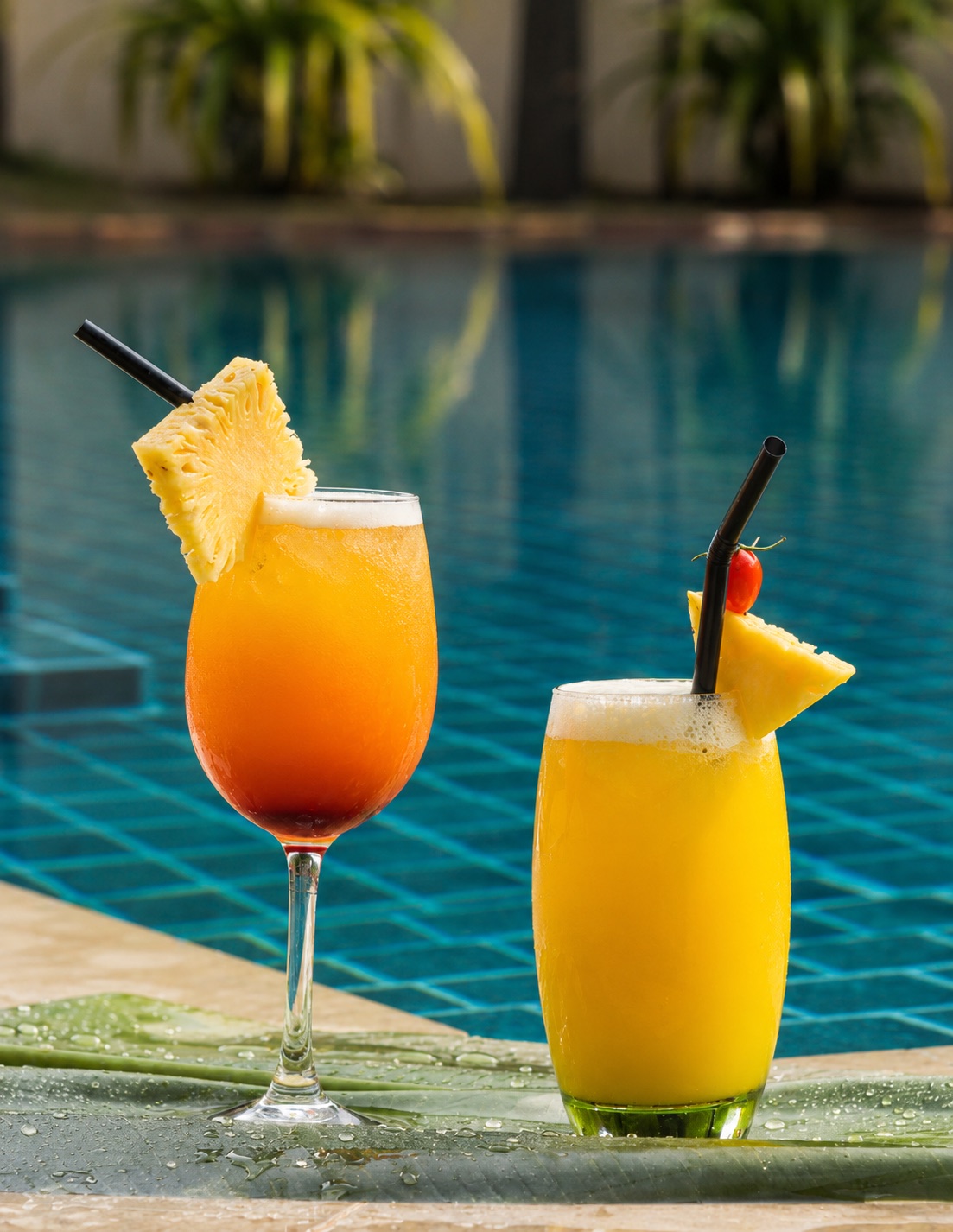 La Villa — cocktails by the salt-water pool